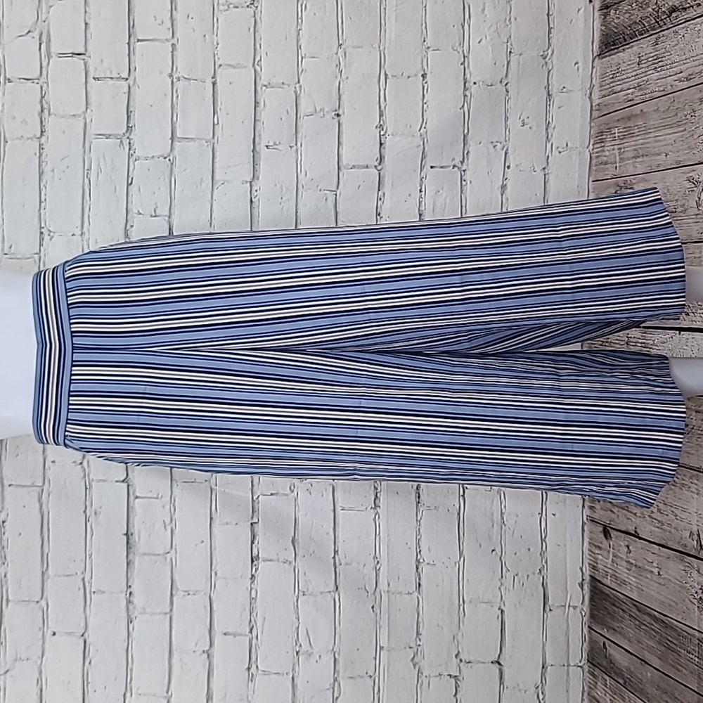 Max Studio Flowy Striped High Rise Wide Leg Pull On Cropped Pant in Blue/White